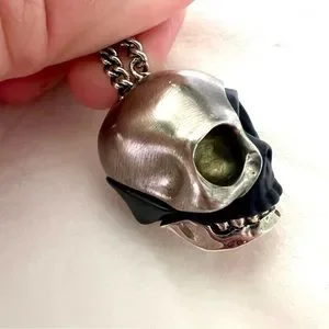 Alexander McQueen ◆ Divided Skull Pendant Necklace Alexander McQueen DIVIDED SKULL Necklace Silver ALEXANDER